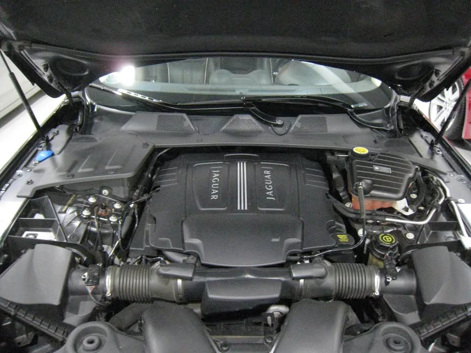 2012 Jaguar X351 XJ - Image 2 of 5