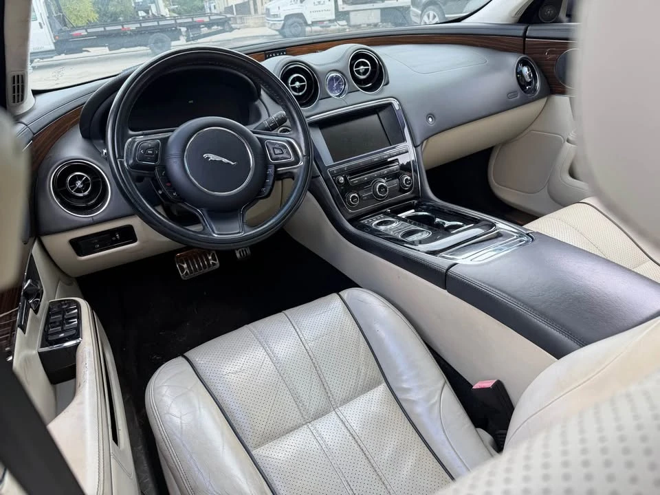 2012 Jaguar X351 XJ - Image 10 of 12