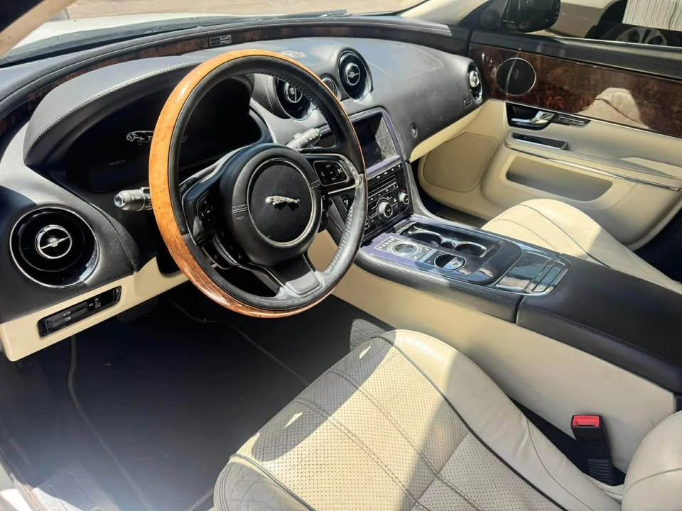 2012 Jaguar X351 XJ - Image 11 of 15