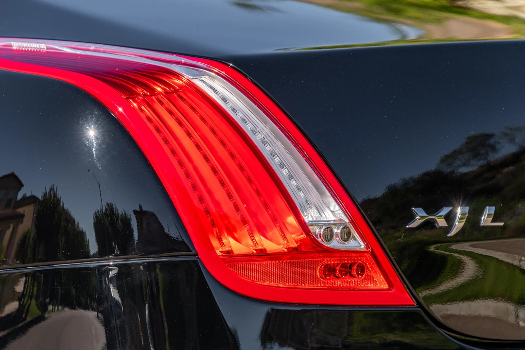 2012 Jaguar X351 XJR - Image 23 of 31