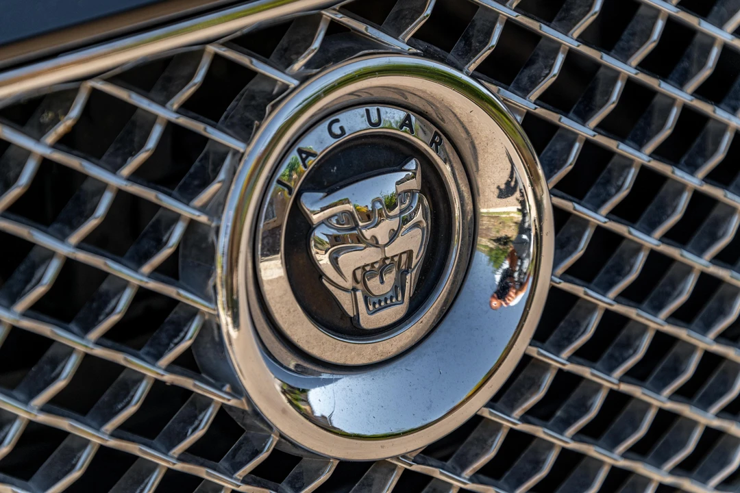 2012 Jaguar X351 XJR - Image 11 of 31