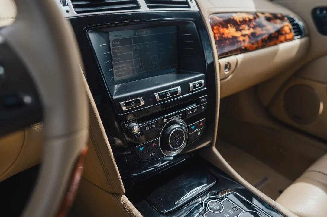 2012 Jaguar X150 XK - Image 17 of 31