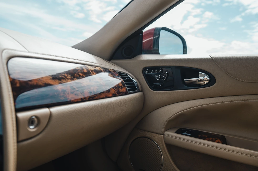 2012 Jaguar X150 XK - Image 15 of 31