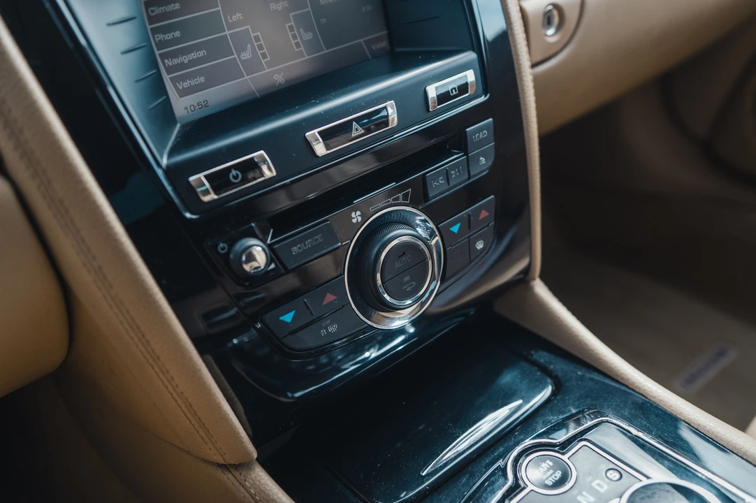 2012 Jaguar X150 XK - Image 18 of 31