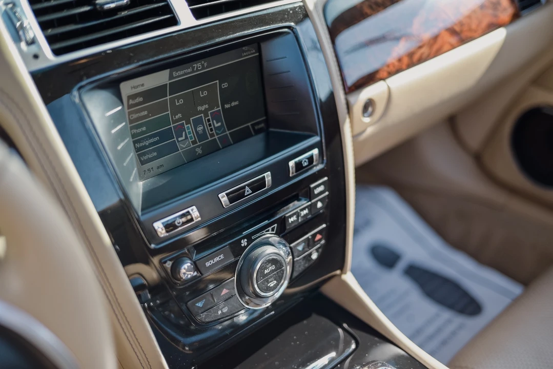 2012 Jaguar X150 XK - Image 14 of 19