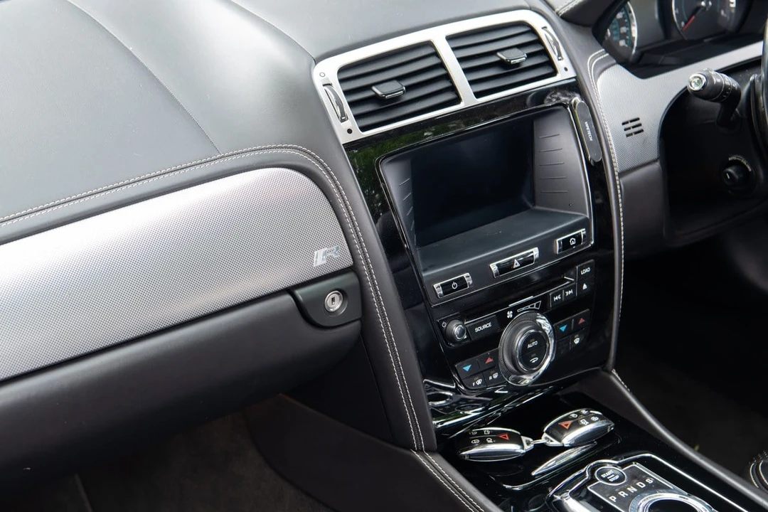 2012 Jaguar X150 XKR - Image 25 of 31