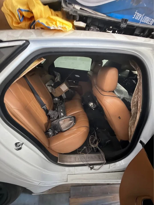 2012 Jaguar X351 XJ - Image 2 of 2