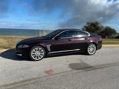 2012 Jaguar XF Luxury Sedan