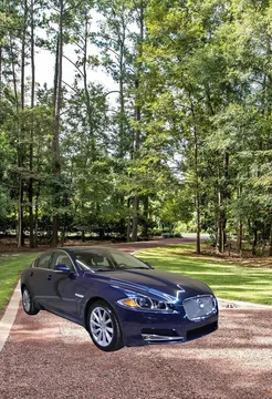 2012 Jaguar XF Premium Luxury Sedan