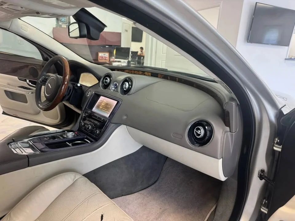 2012 Jaguar X351 XJ - Image 16 of 16