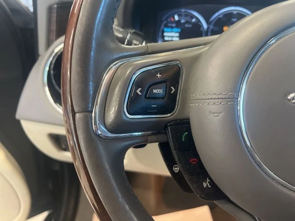 2012 Jaguar X351 XJ - Image 14 of 20