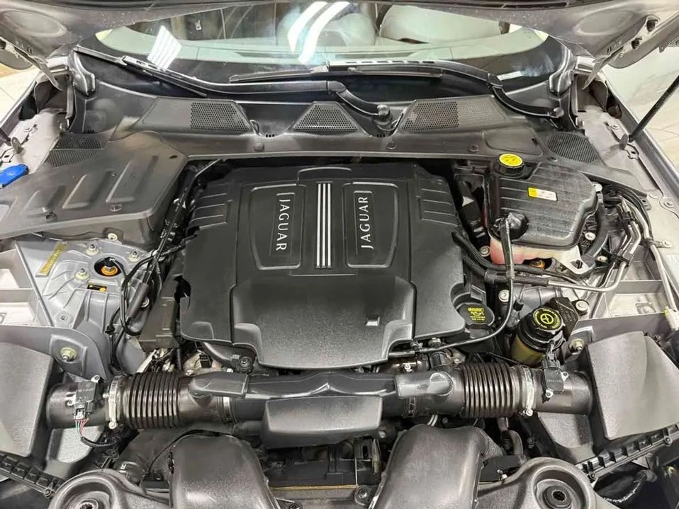 2012 Jaguar X351 XJ - Image 16 of 20