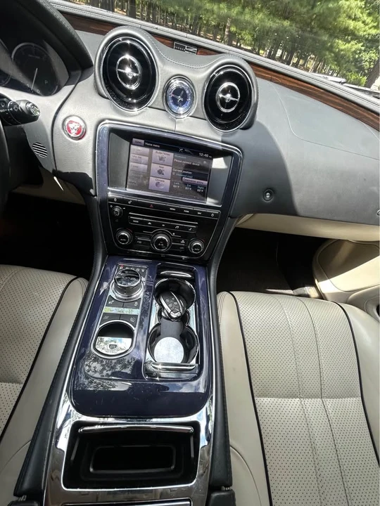 2012 Jaguar X351 XJ - Image 14 of 20