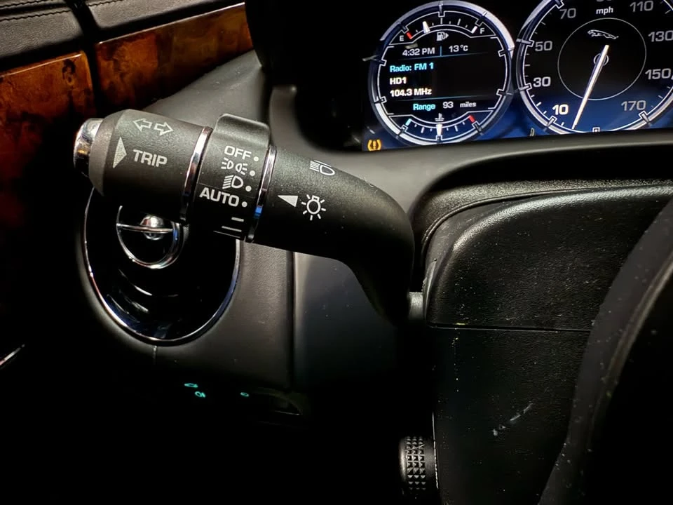 2012 Jaguar XJ Series 4 - Image 16 of 20