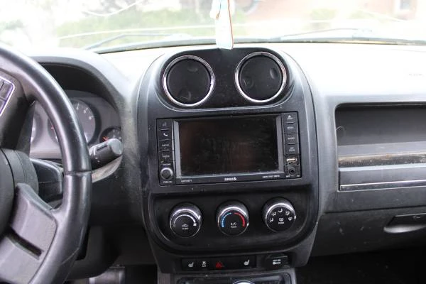 2012 Jeep Compass - Image 8 of 20