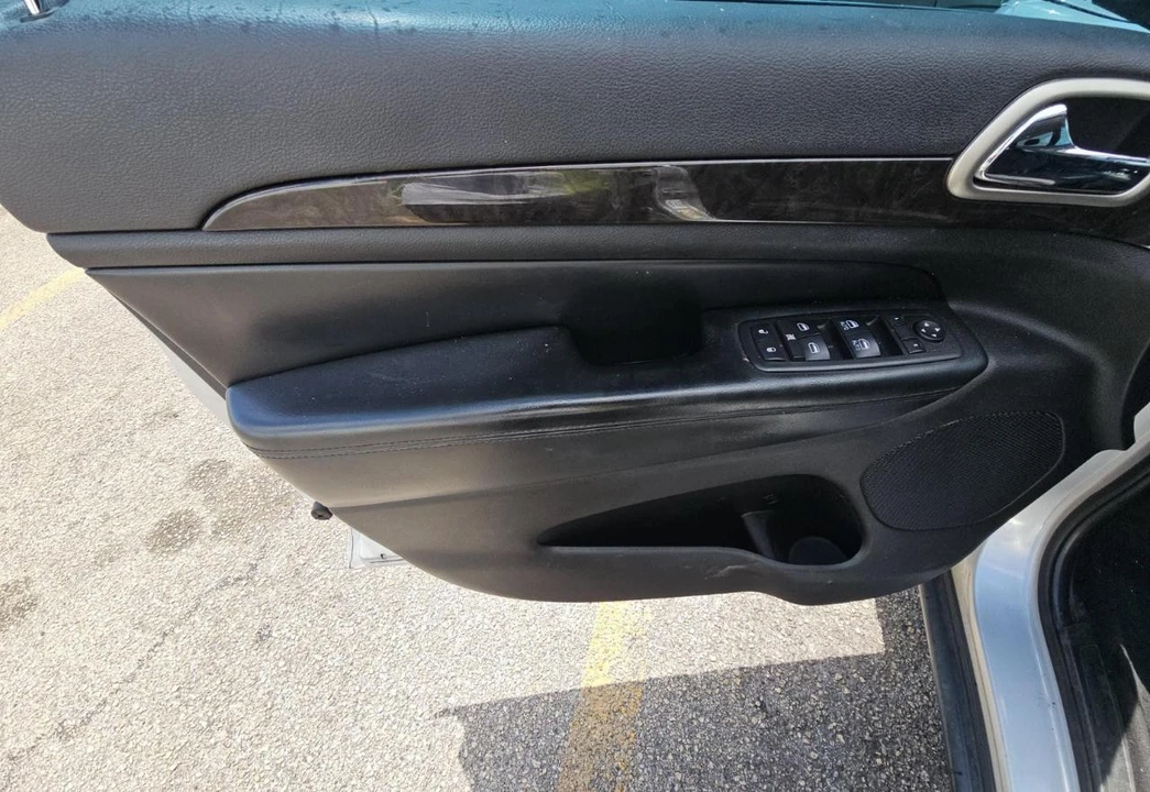 2012 Jeep WK2 Grand Cherokee - Image 11 of 13