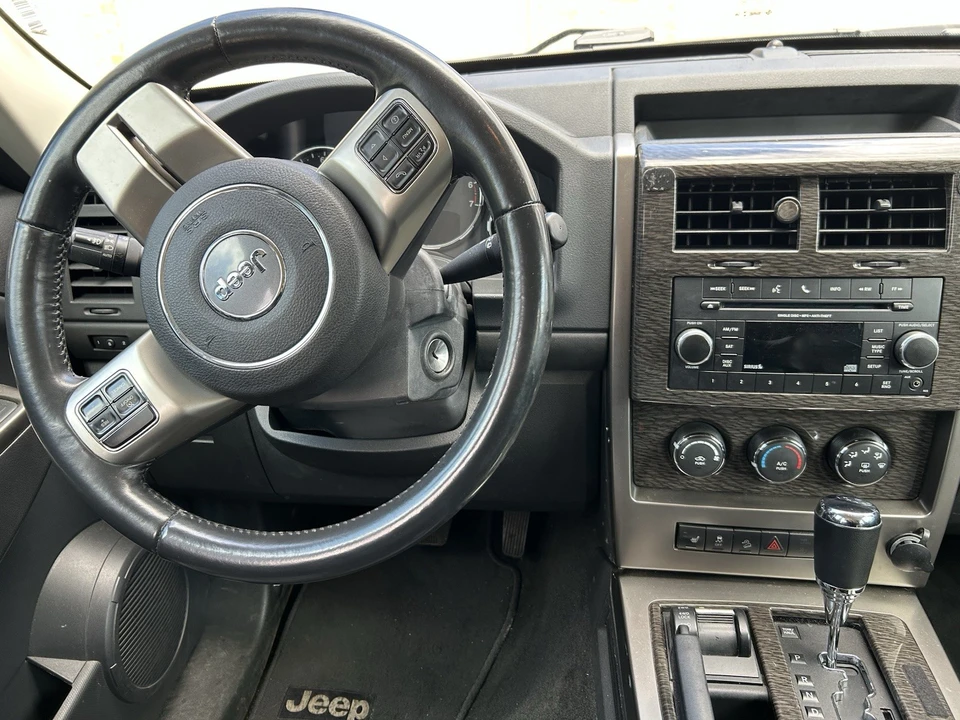2012 Jeep KK Liberty - Image 8 of 18