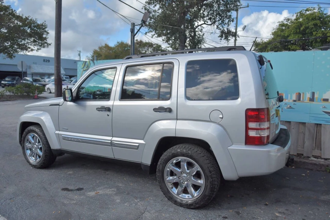 2012 Jeep KK Liberty - Image 9 of 12