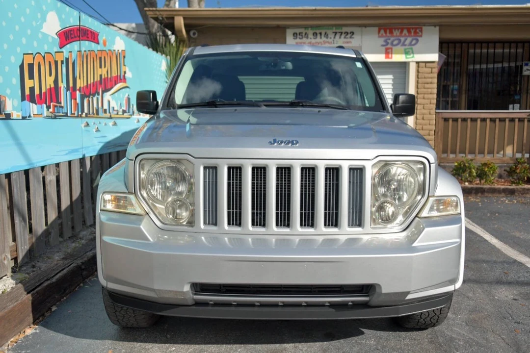 2012 Jeep KK Liberty - Image 2 of 12