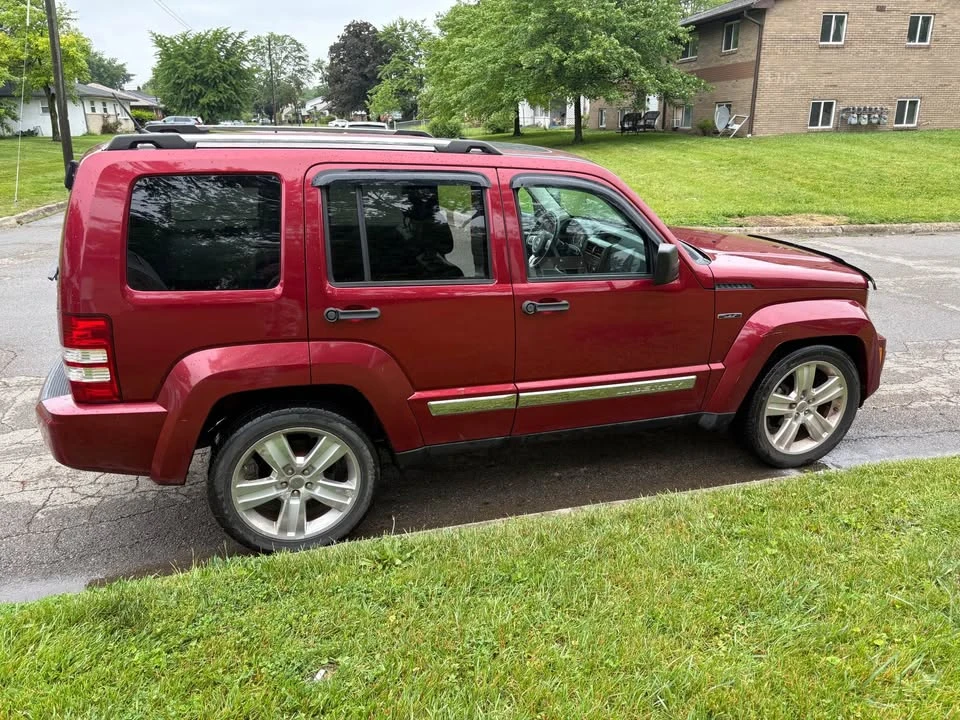 2012 Jeep KK Liberty - Image 2 of 8