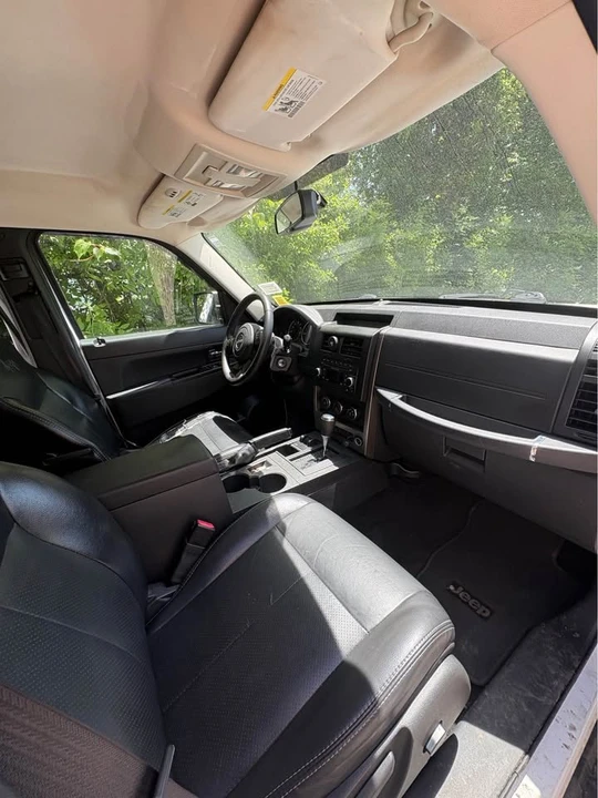 2012 Jeep KK Liberty - Image 9 of 13