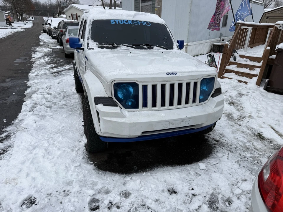 2012 Jeep KK Liberty - Image 2 of 11
