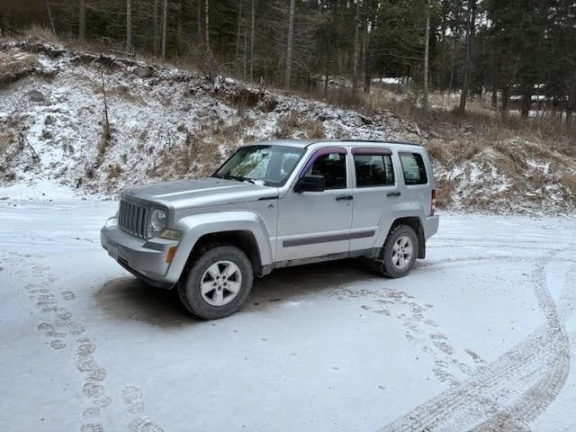 2012 Jeep KK Liberty - Image 2 of 8