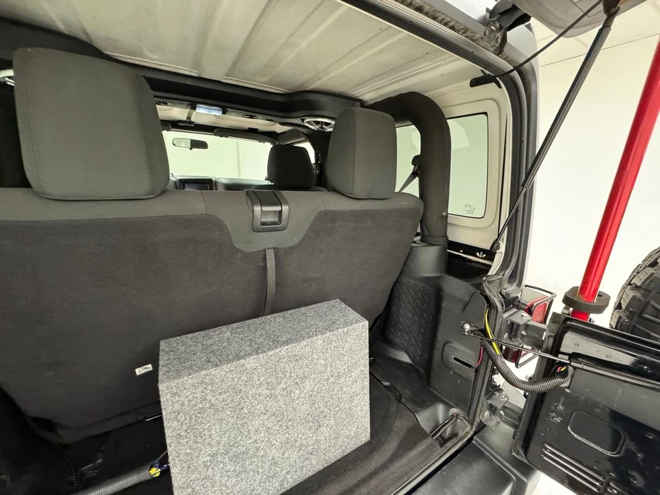 2012 Jeep - Image 23 of 31