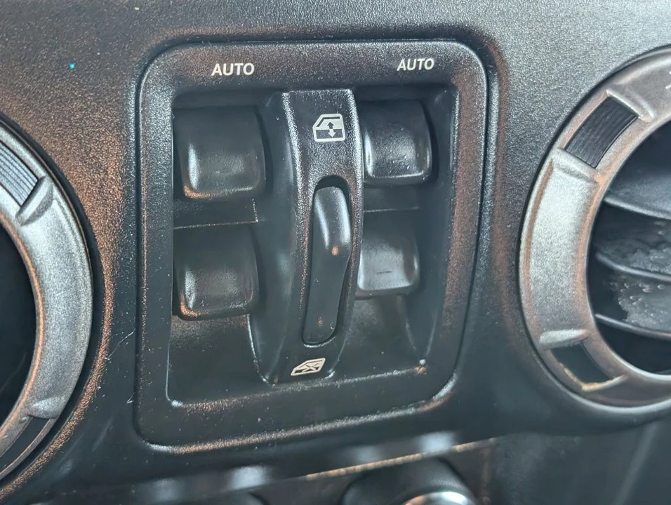 2012 Jeep JK Wrangler - Image 14 of 19