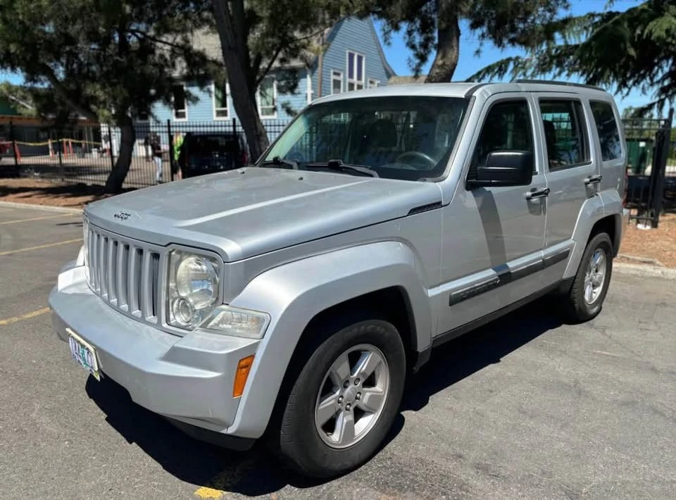 2012 Jeep KK Liberty - Image 2 of 12