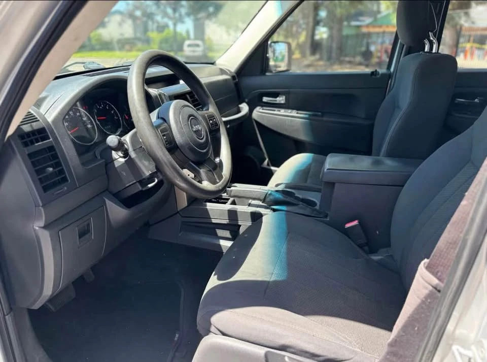 2012 Jeep KK Liberty - Image 10 of 12
