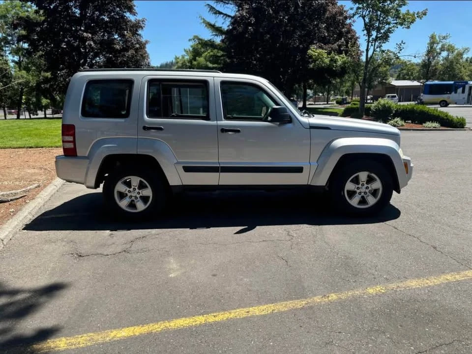 2012 Jeep KK Liberty - Image 5 of 12
