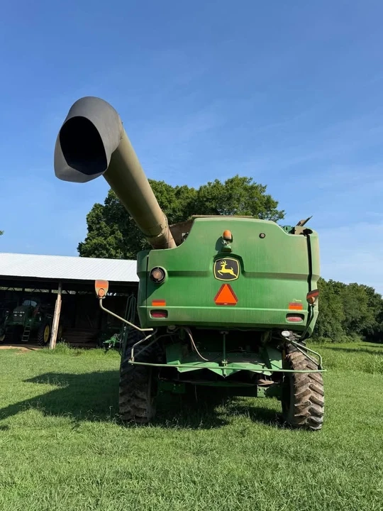2012 John Deere - Image 2 of 5
