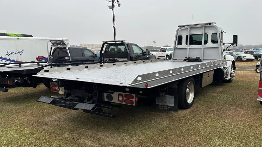 2012 Kenworth - Image 2 of 6