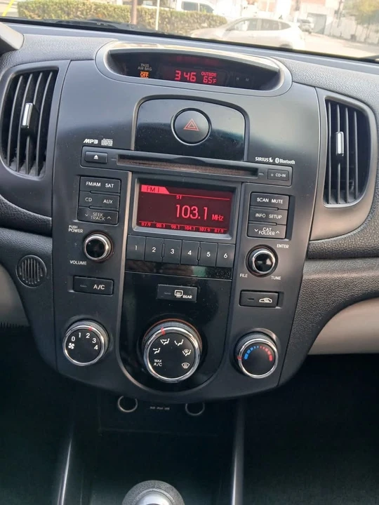 2012 Kia Forte - Image 8 of 11