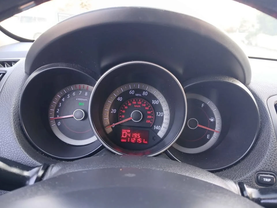 2012 Kia Forte - Image 7 of 11