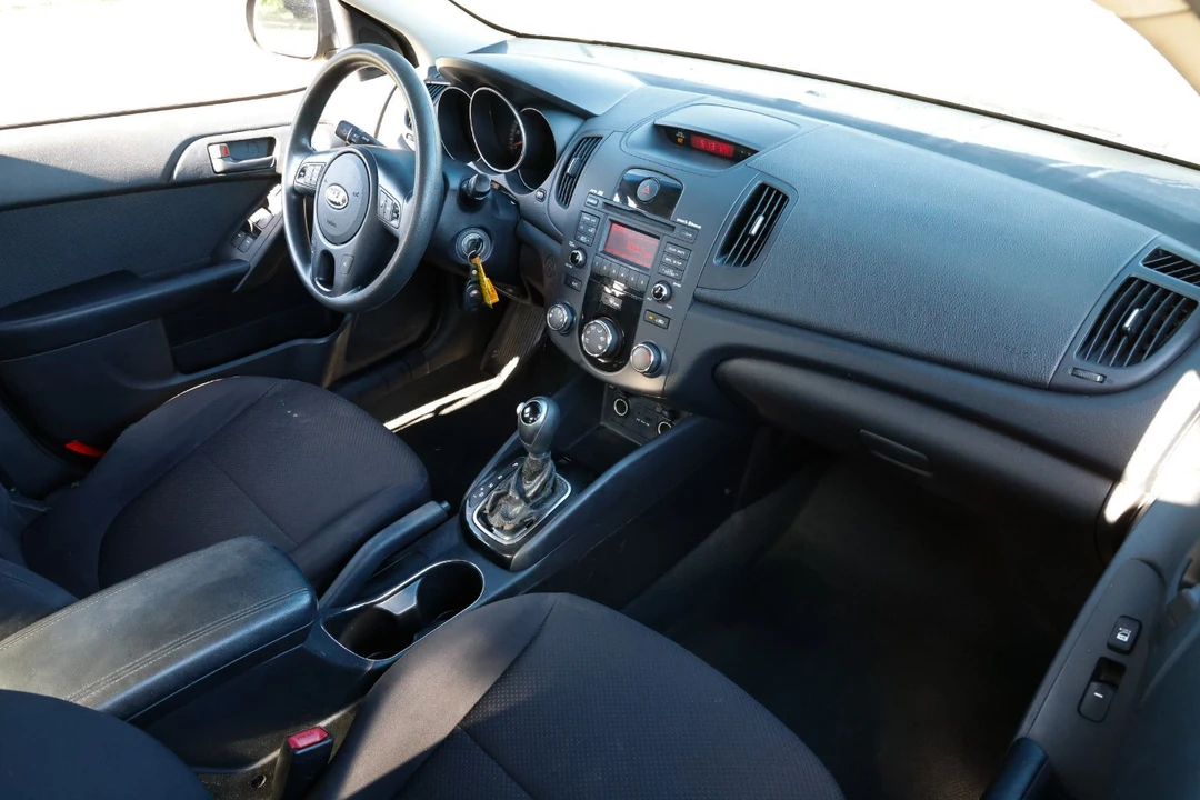 2012 Kia Forte - Image 18 of 21