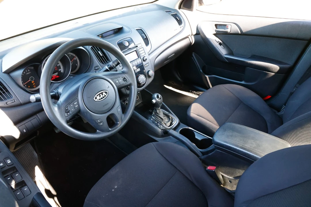 2012 Kia Forte - Image 4 of 21