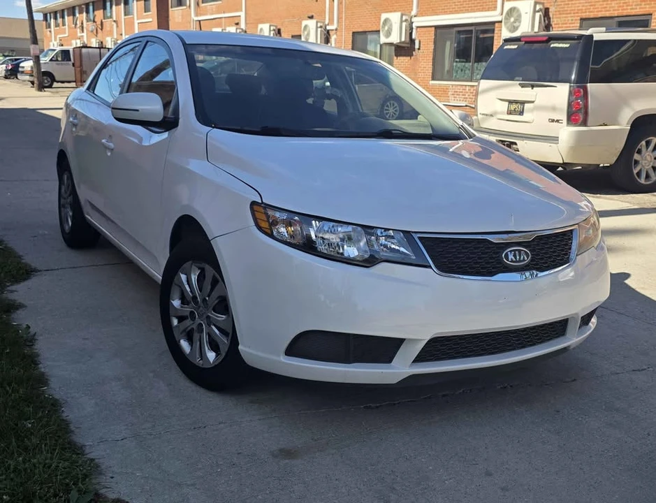 2012 Kia Forte - Image 2 of 9