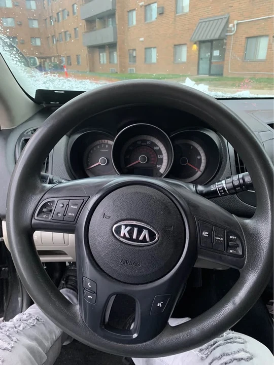 2012 Kia Forte - Image 10 of 12