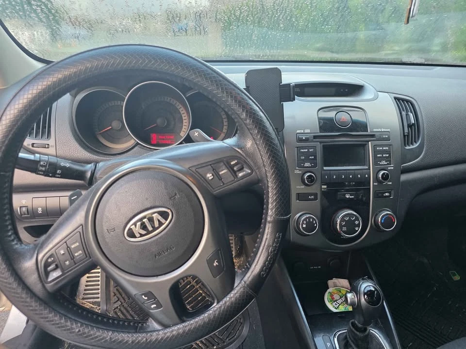 2012 Kia Forte - Image 9 of 10