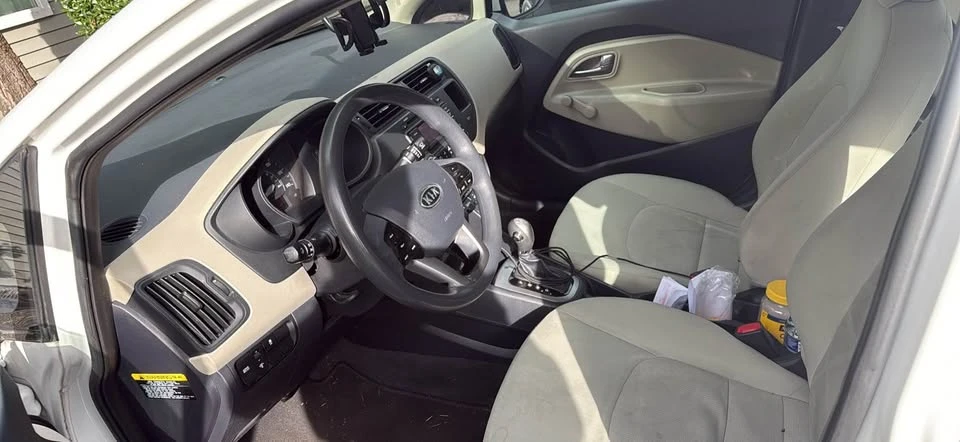 2012 Kia Rio - Image 2 of 4