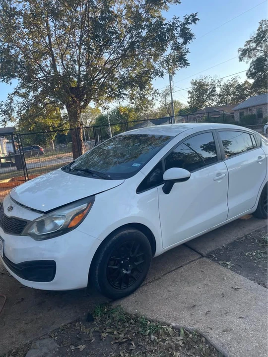 2012 Kia Rio - Image 2 of 11