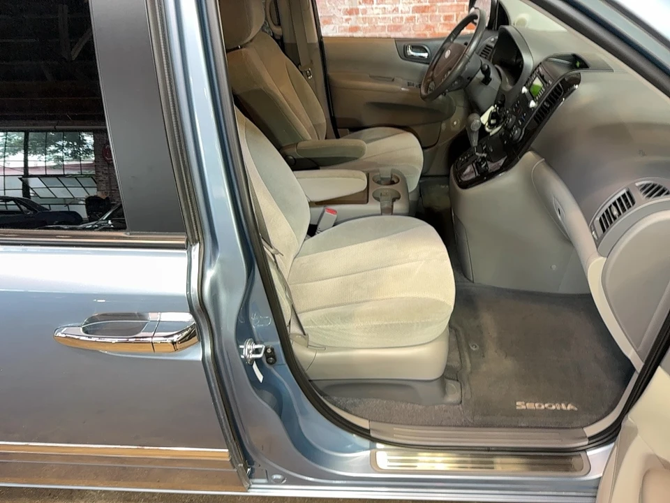 2012 Kia Carnival - Image 12 of 16