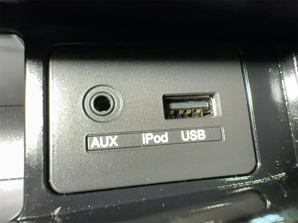 2012 Kia Carnival - Image 31 of 31