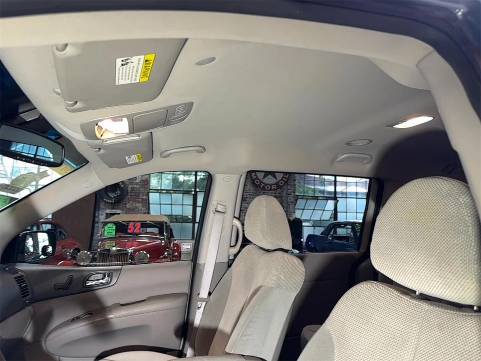 2012 Kia Carnival - Image 12 of 31