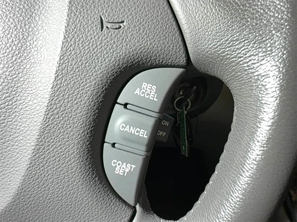 2012 Kia Carnival - Image 22 of 31
