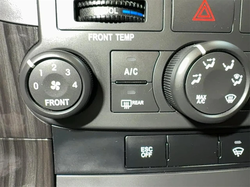 2012 Kia Carnival - Image 29 of 31