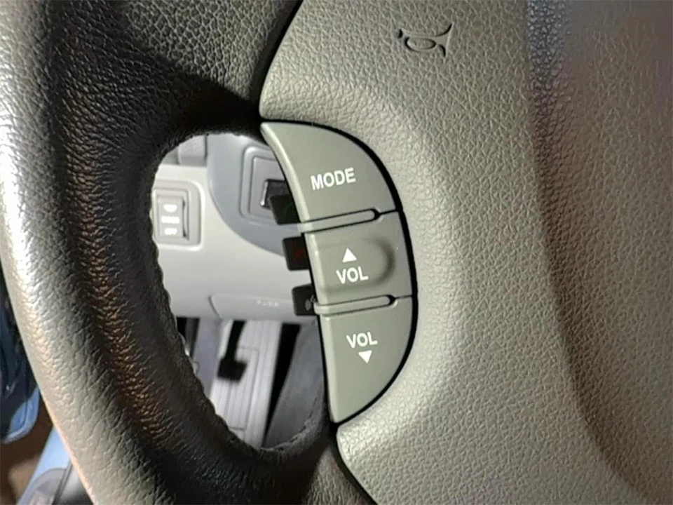2012 Kia Carnival - Image 20 of 31