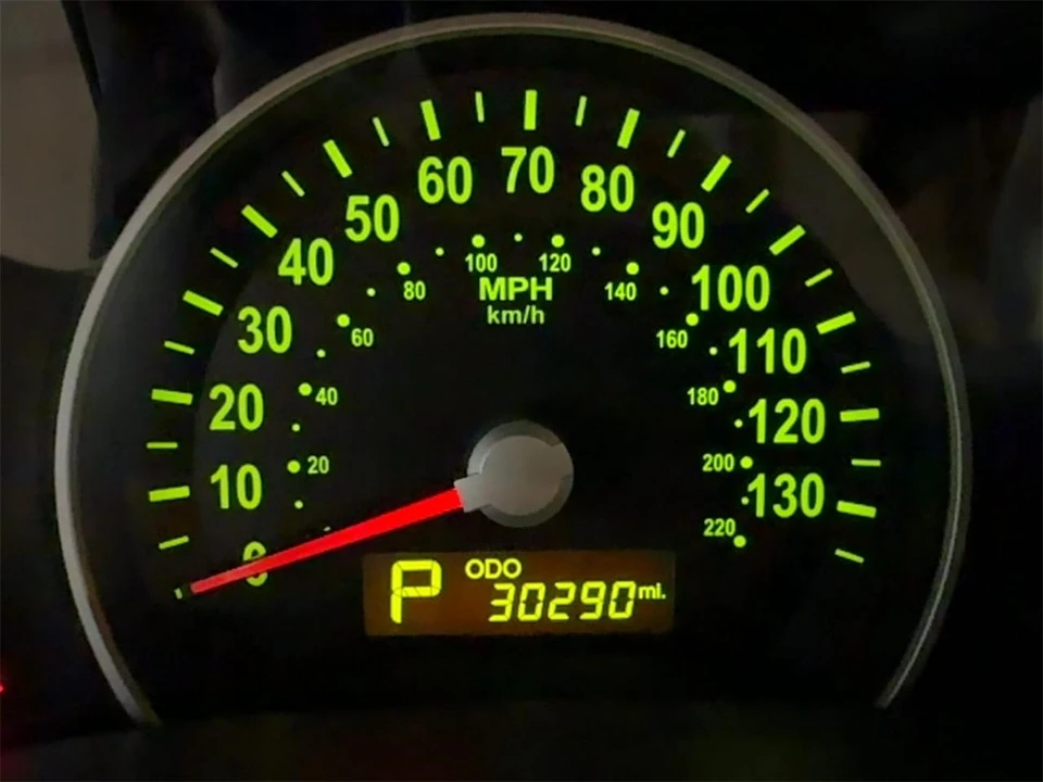2012 Kia Carnival - Image 15 of 31